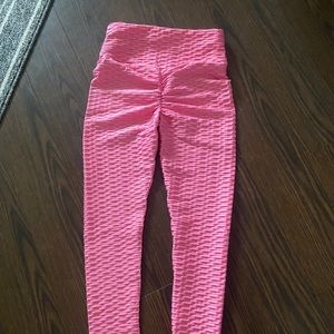 Size XS Pink Butt Scrunch/Push-up Leggings